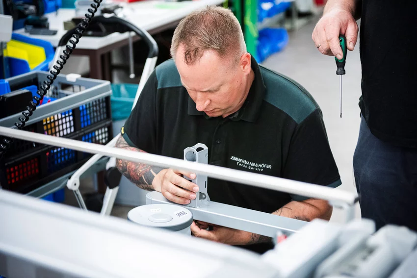 Z&H Durchführung der Reparatur Z&H Durchführung der Reparatur